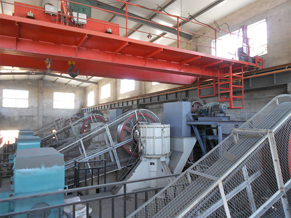 四川某建材有限公司金矿铁矿细碎粉磨